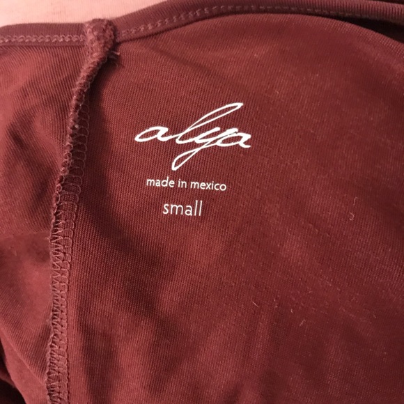 Women’s alya off the shoulder top - Picture 6 of 7